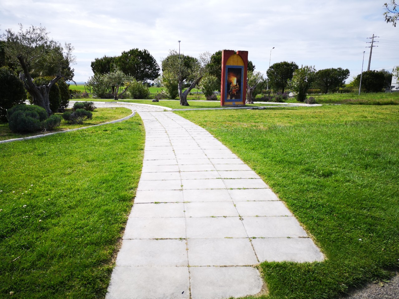 Monumento em honra ao rei-poeta Al-Mutamid (2).jpg
