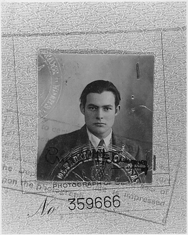 Foto do passaporte de Ernest Hemingway, 1923.jpg