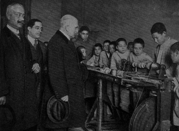 2815567594_1
