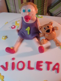 Bolo motas+ aniv M+ presentes+violeta 139.jpg