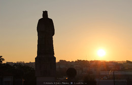 Nascer do sol Universidade Coimbra Estatua D Dinis