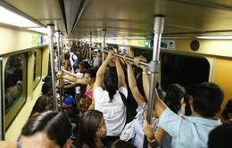 Metrô Rio - Vagão do metrô lotado na hora do ru