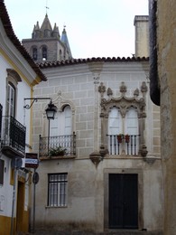 Évora
